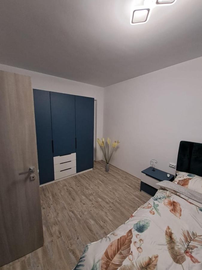 Happy Rental Apartments 2 Craiova Eksteriør billede