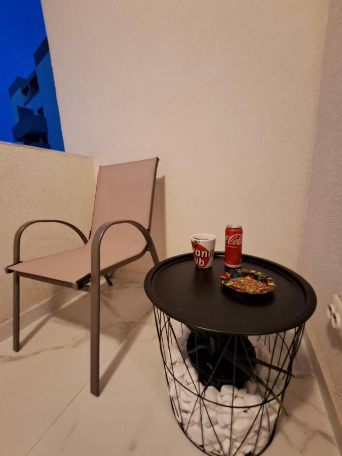 Happy Rental Apartments 2 Craiova Eksteriør billede